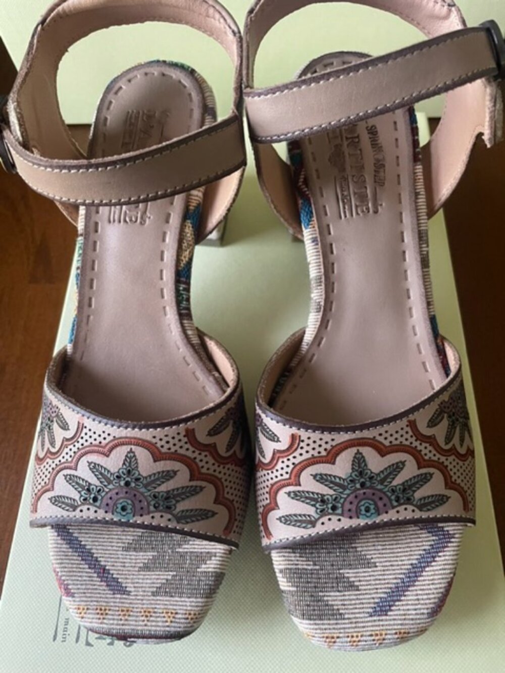 New in Box, L'artiste Sassy Class sandals, beige multi, size 36